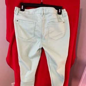 Brand: Kardashian
Pants Size: 8 (Mint Green)